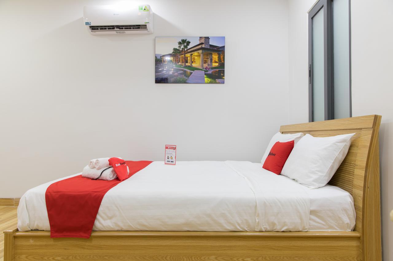 Hotel Reddoorz Premium Near E-Town Ho-Chi-Minh-Stadt Exterior foto