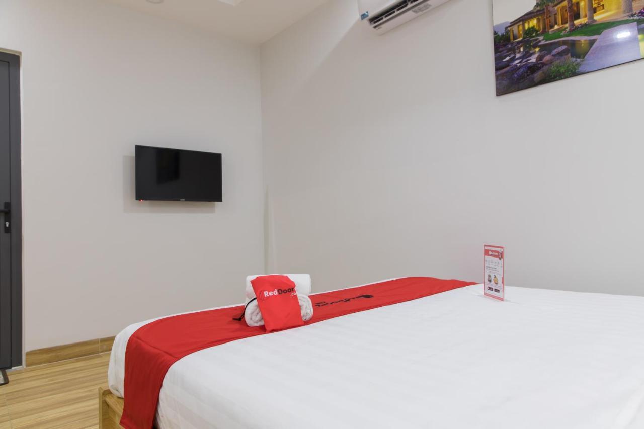 Hotel Reddoorz Premium Near E-Town Ho-Chi-Minh-Stadt Exterior foto