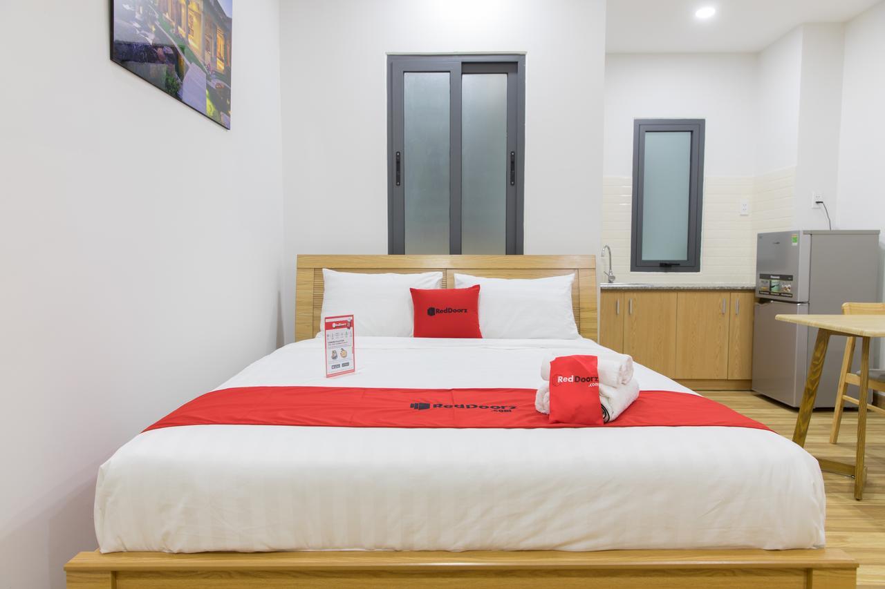 Hotel Reddoorz Premium Near E-Town Ho-Chi-Minh-Stadt Exterior foto