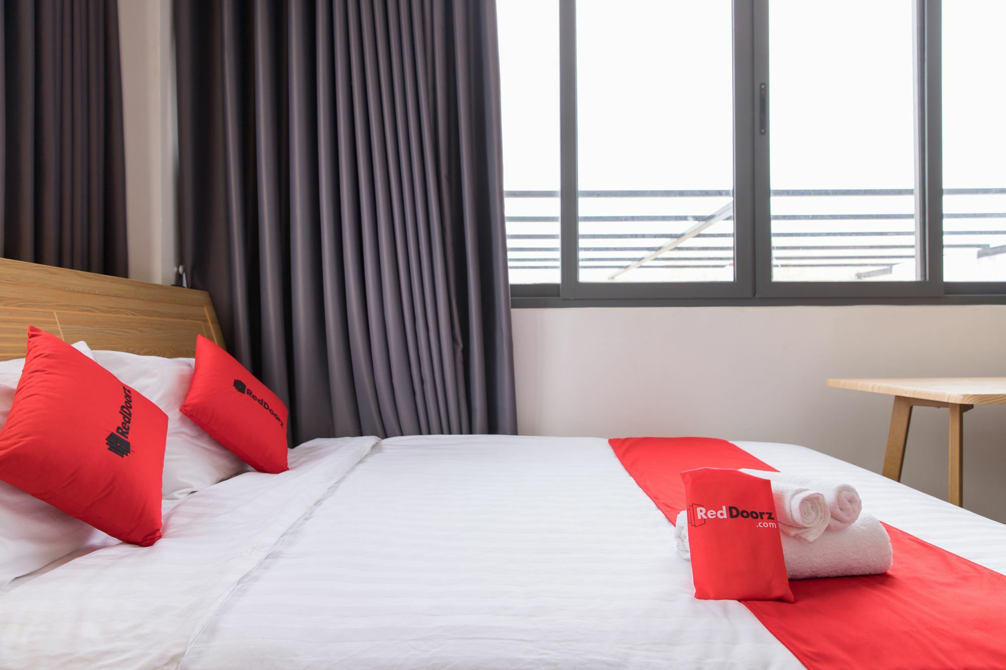 Hotel Reddoorz Premium Near E-Town Ho-Chi-Minh-Stadt Exterior foto
